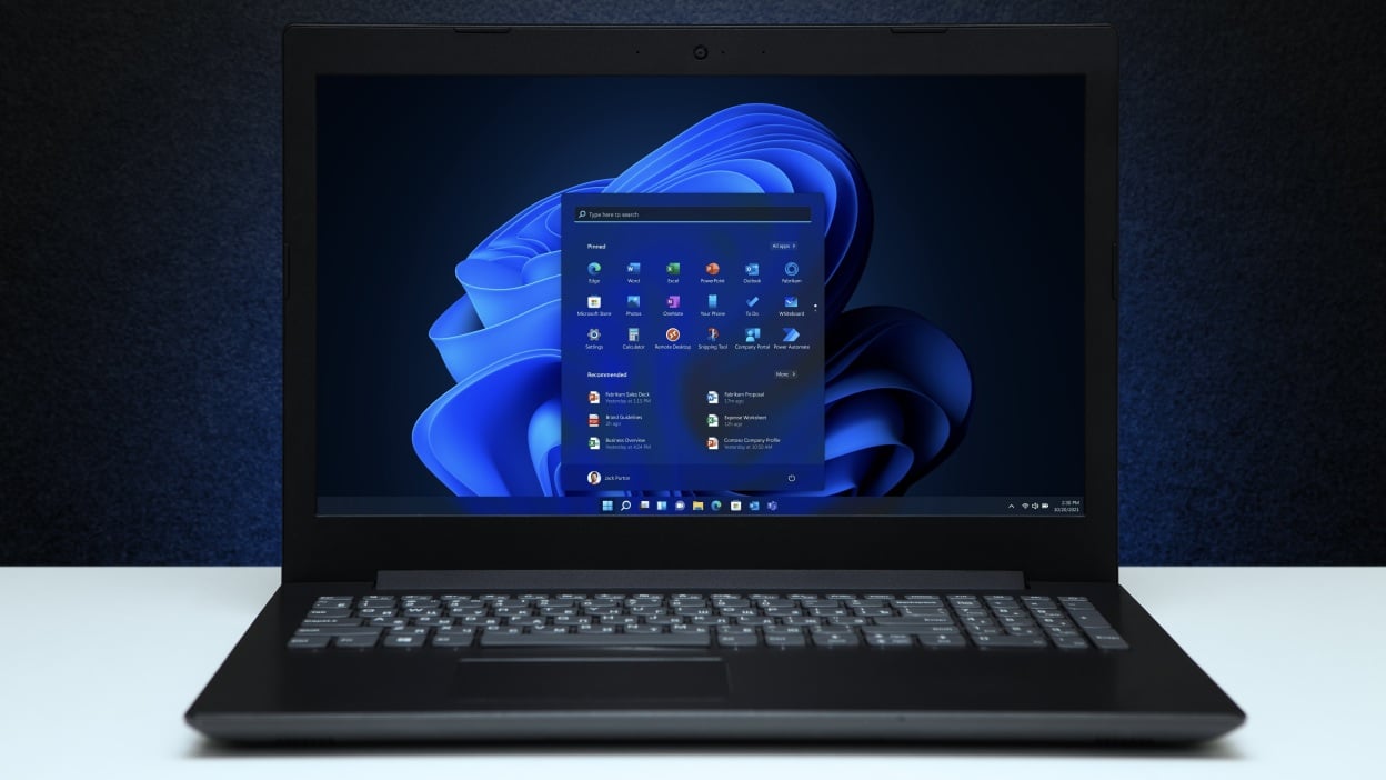 Microsoft Might Be 'Fixing' Windows 11's Dark Mode