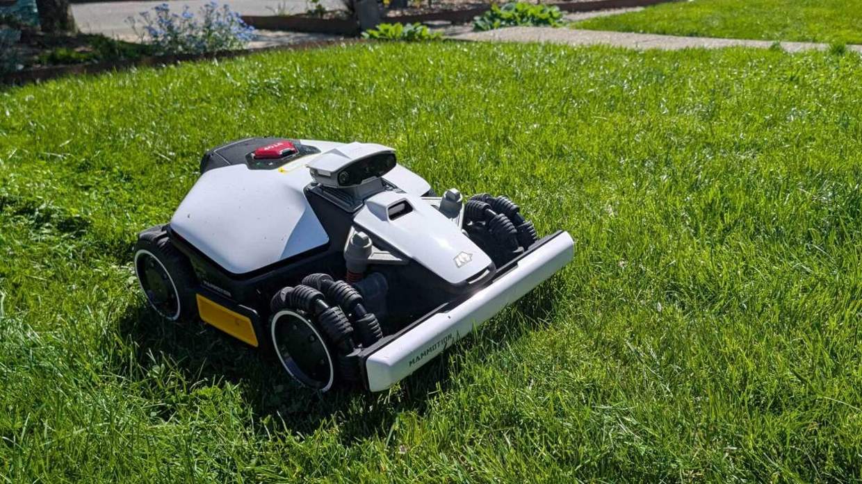 These Smart Tech Gadgets Make Great Father’s Day Gifts