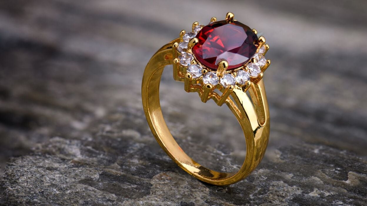 How to Tell If a Piece of Jewelry Is 'Real'